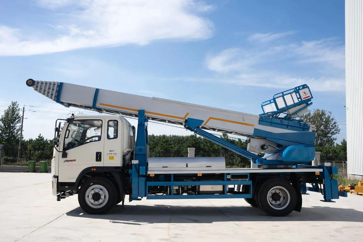 娄底云梯上料车租赁费用