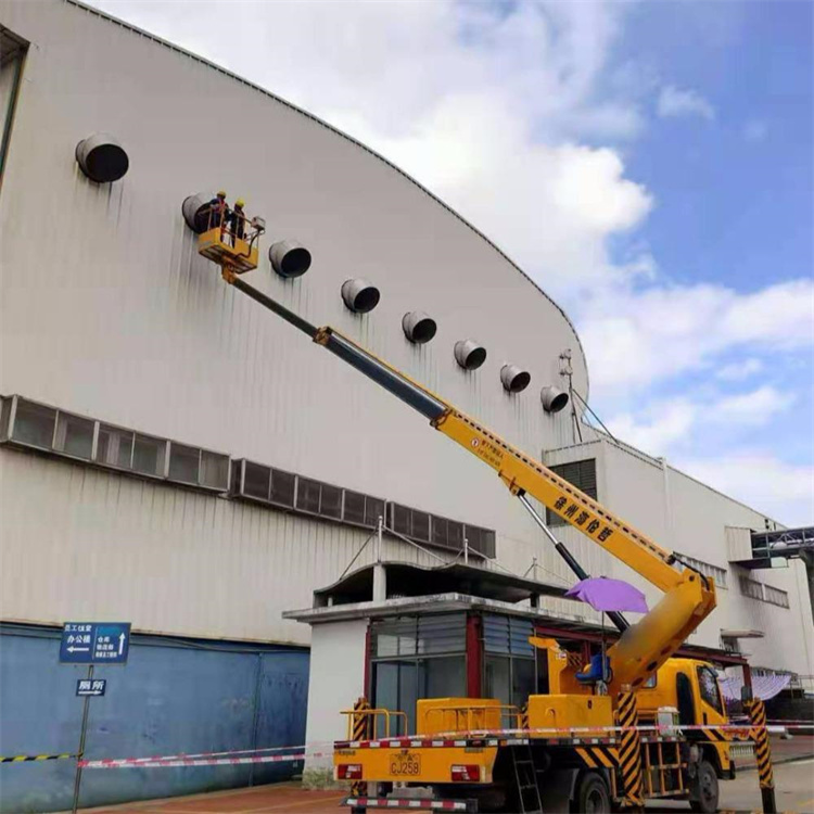 娄底高空作业车出租服务：专业广告牌安装解决方案